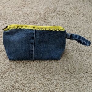Triangle Jean Pouch